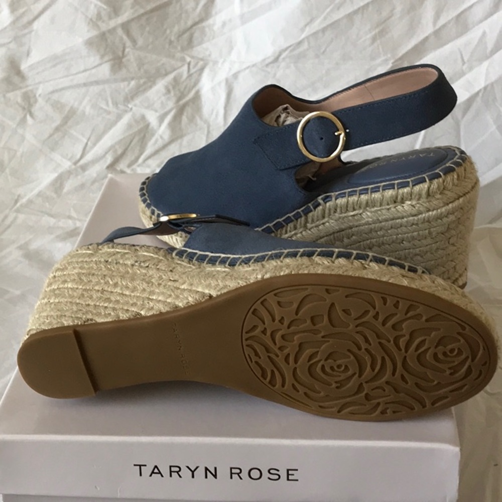 Blue suede Taryn Rose wedge - Picture 2 of 3